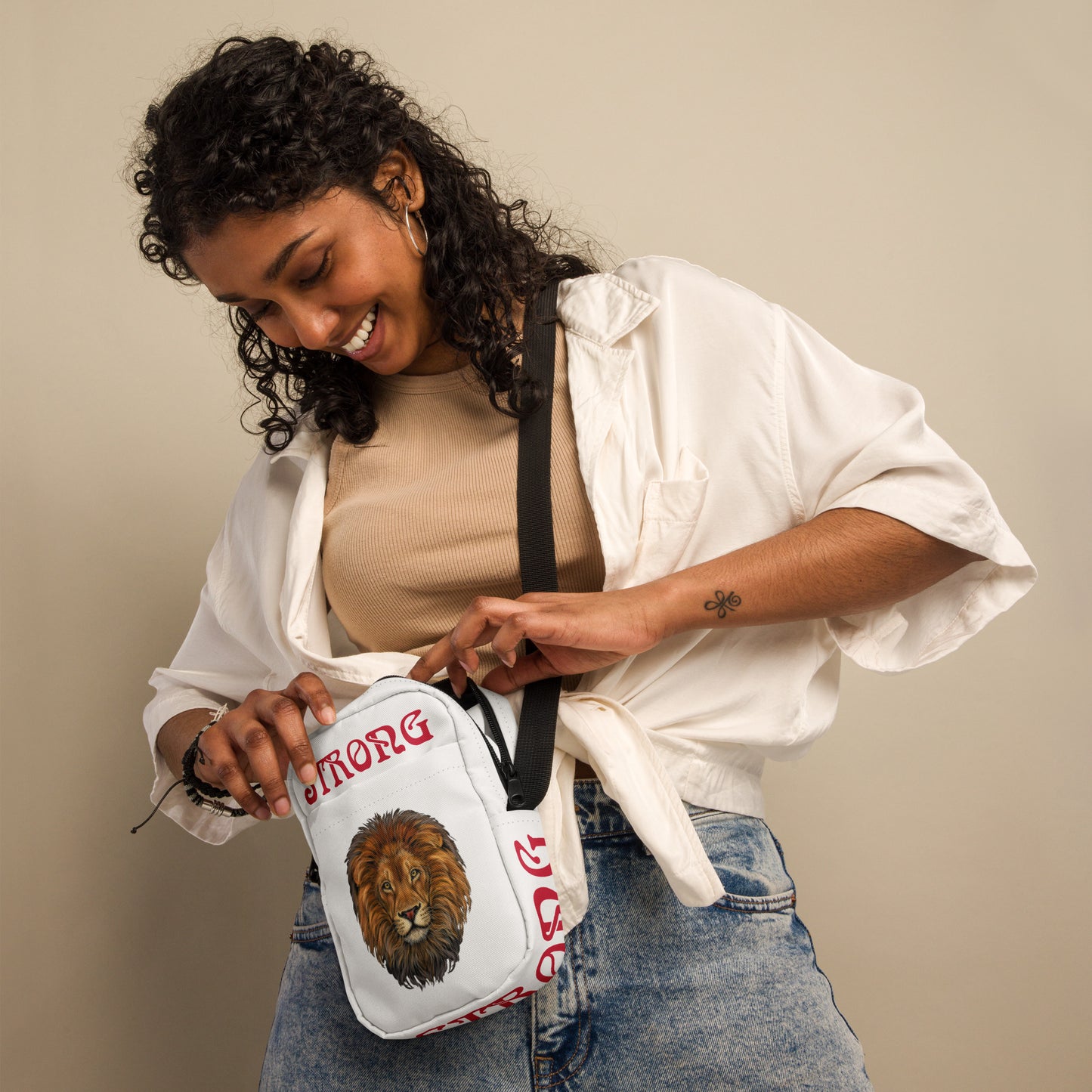 “I’AM STRONG”White Utility Crossbody Bag W/Red Font