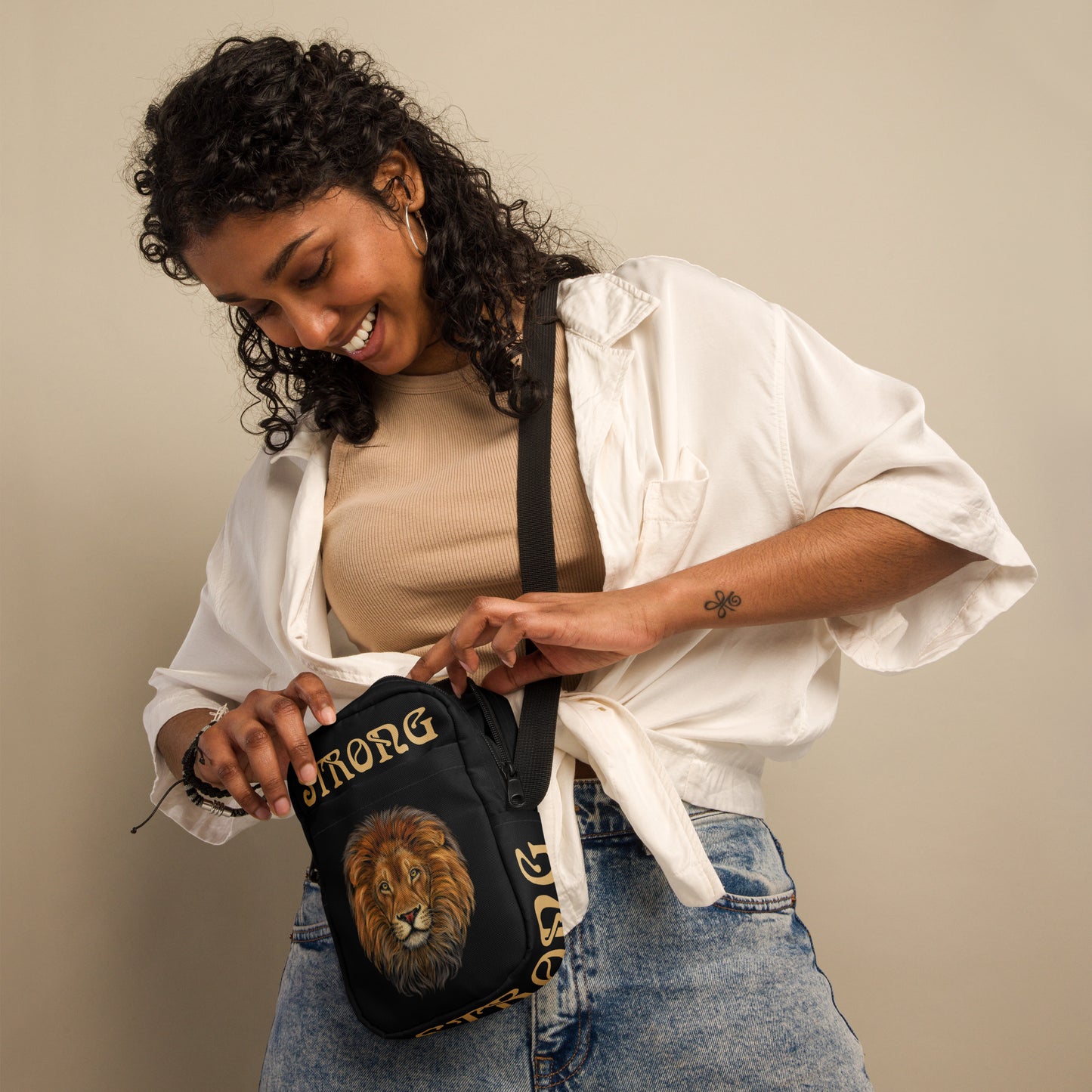 “I’AM STRONG”Black Utility Crossbody Bag W/Fawn Font