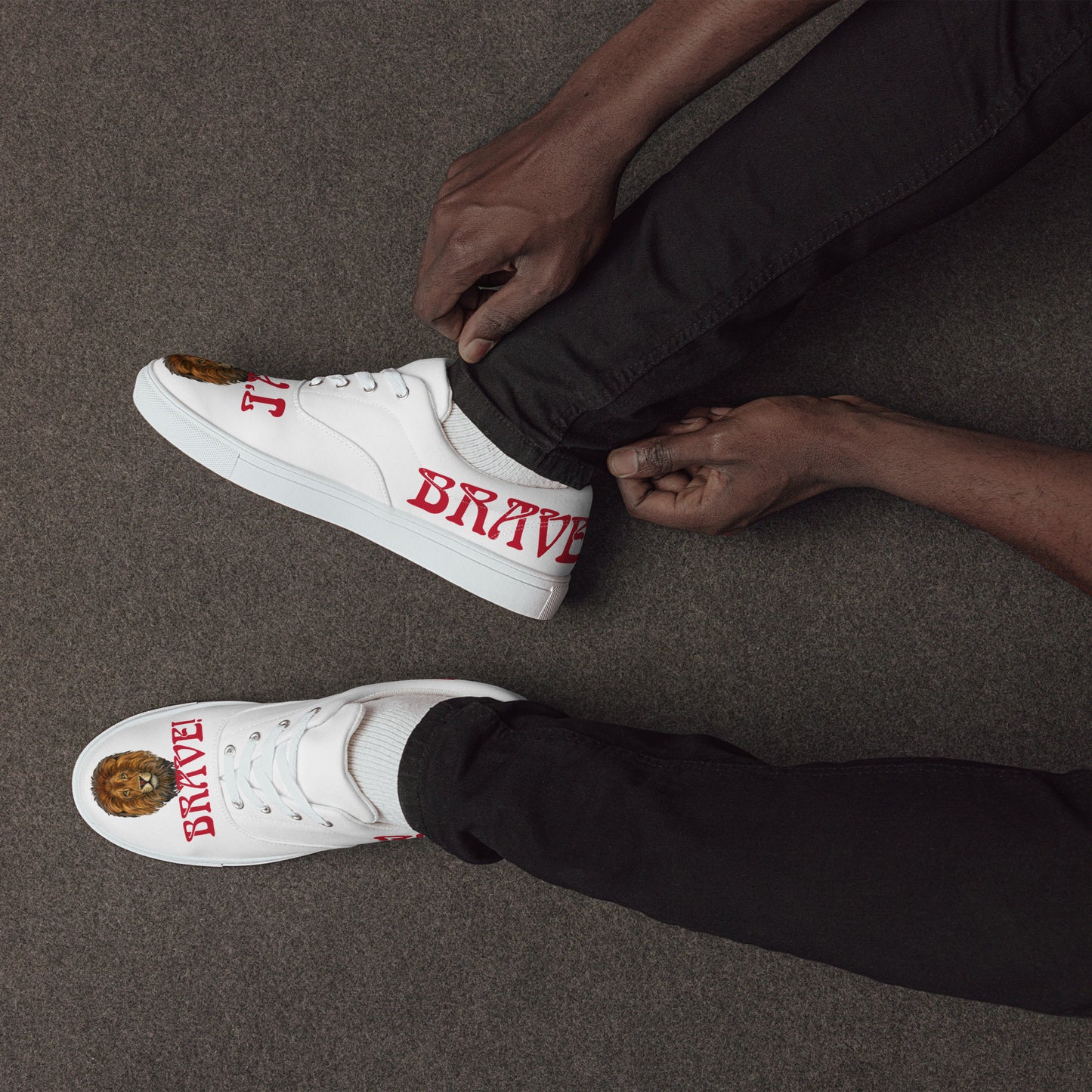 “I’AM BRAVE!” White Men’s Lace-Up Canvas Shoes W/Red Font