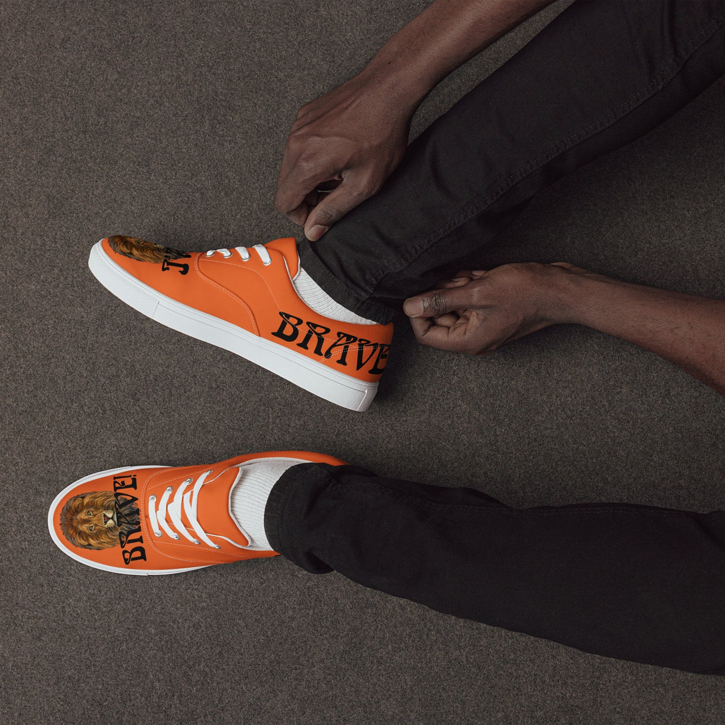 “I’AM BRAVE!” Orange Men’s Lace-Up Canvas Shoes W/Black Font
