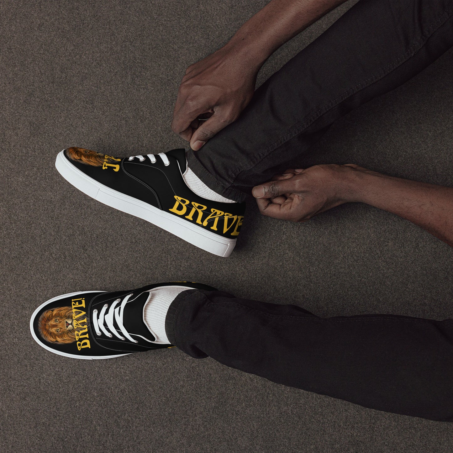 “I’AM BRAVE!”Black Men’s Lace-Up Canvas Shoes W/Yellow Font