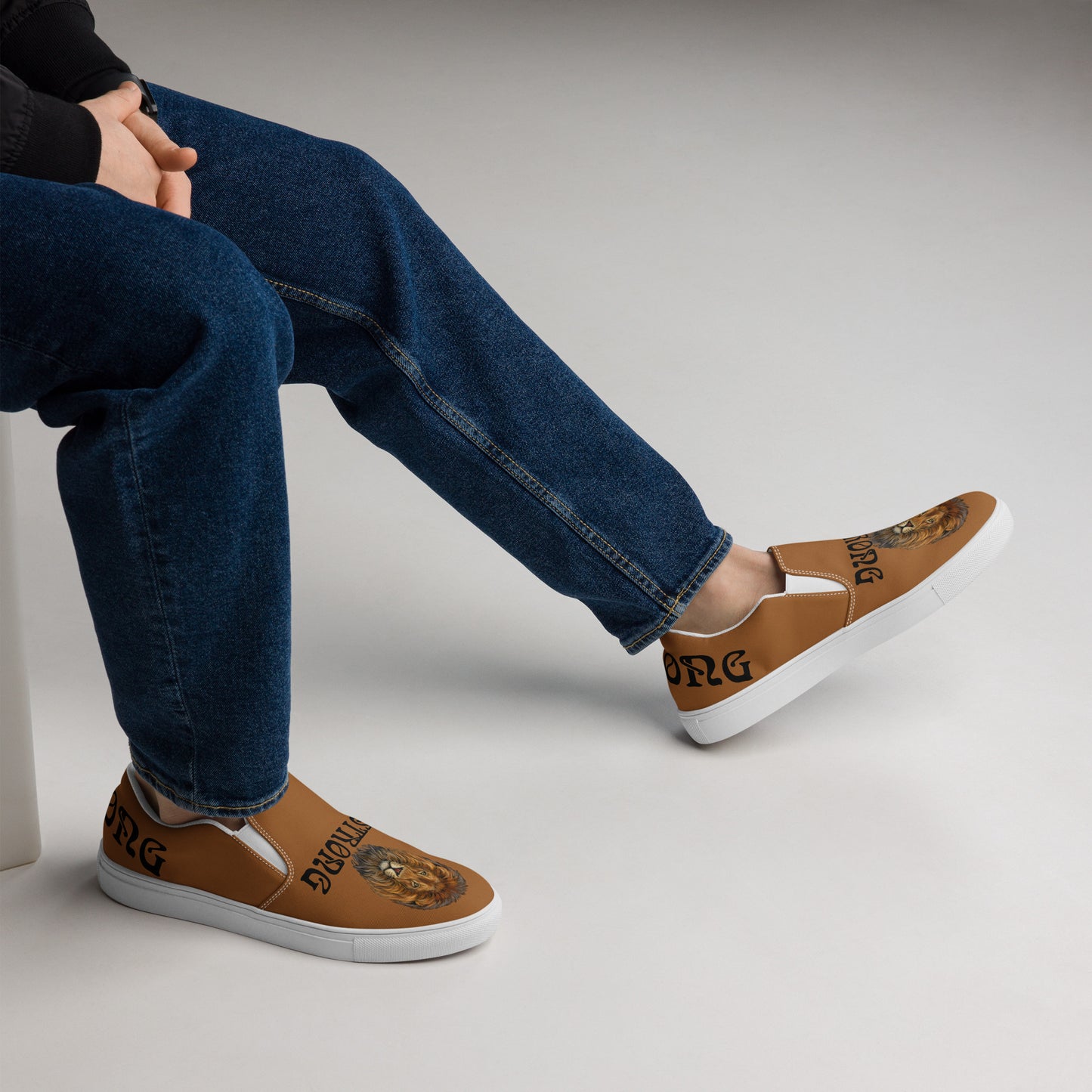 “STRONG”Brown Men’s Slip-On Canvas Shoes W/Black Font