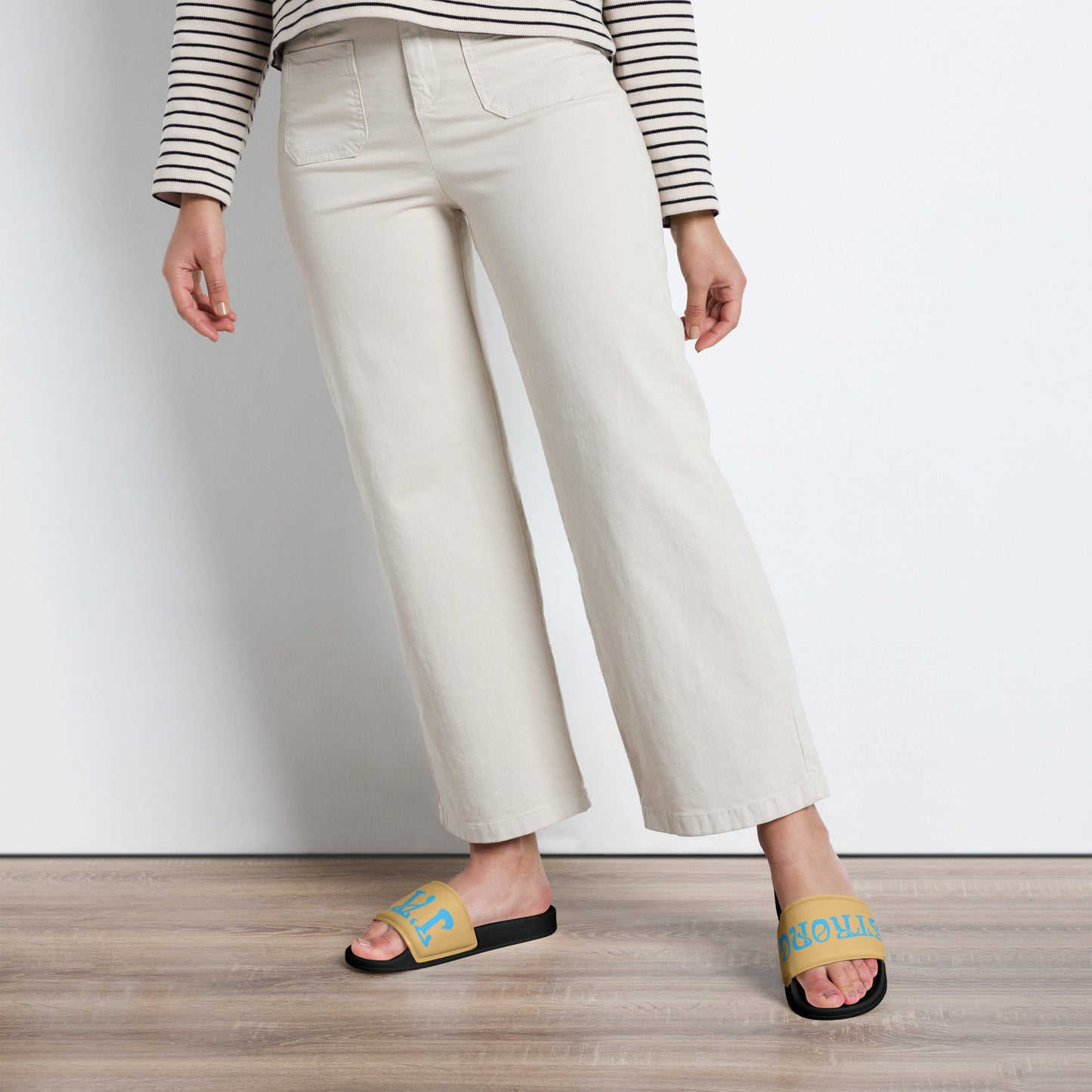 “I’AM STRONG”Fawn Women's Slides W/SkyBlue Font