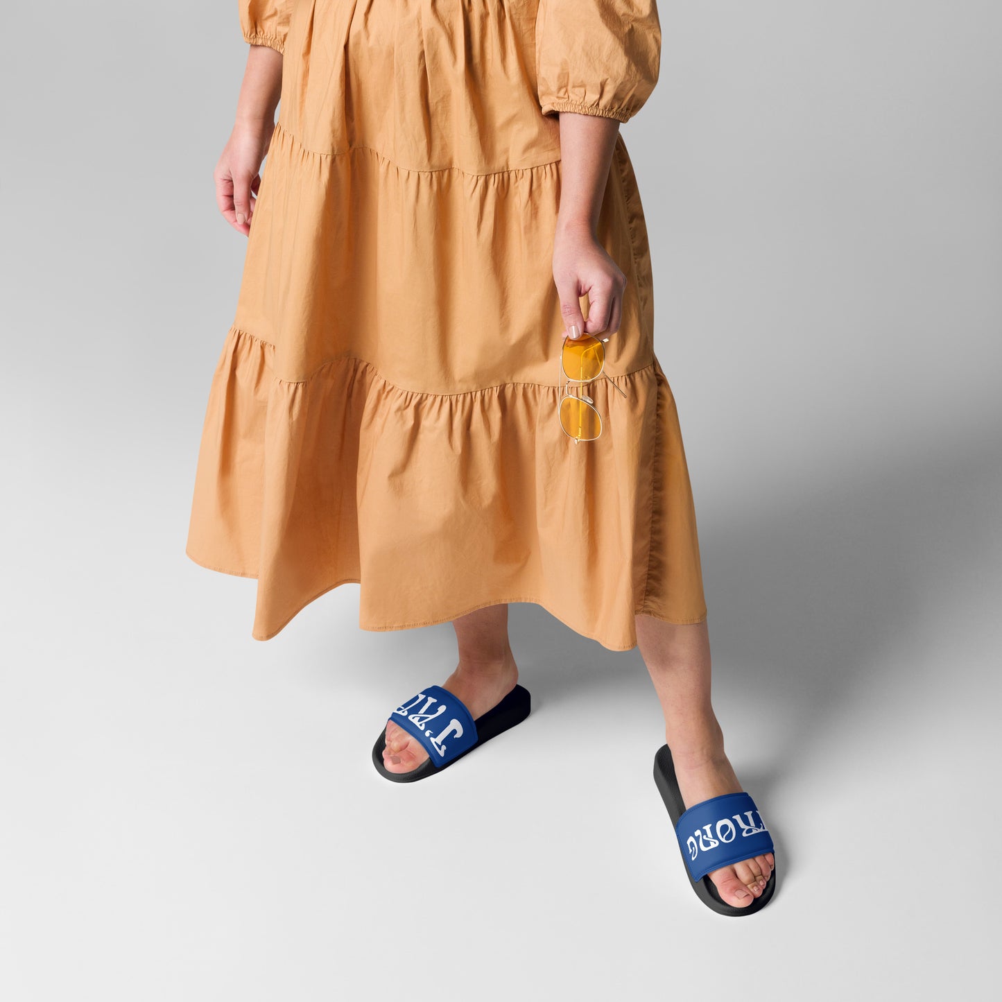 “I’AM STRONG!” Blue Women's Slides W/White Font
